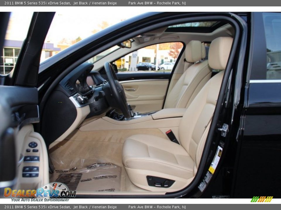 2011 BMW 5 Series 535i xDrive Sedan Jet Black / Venetian Beige Photo #10
