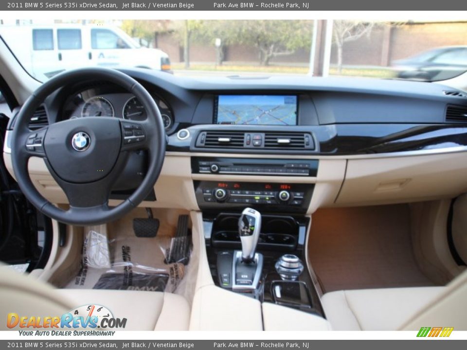 2011 BMW 5 Series 535i xDrive Sedan Jet Black / Venetian Beige Photo #12
