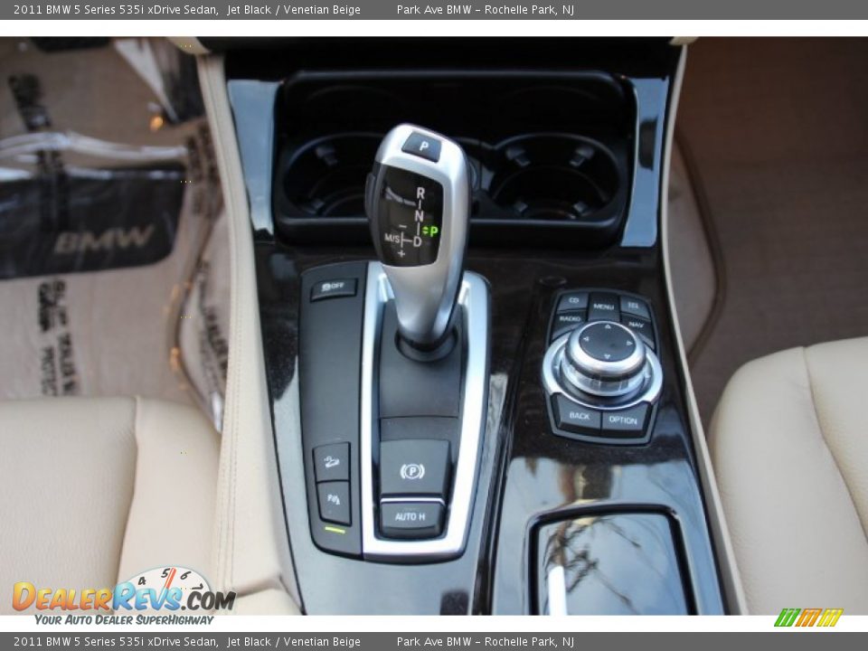 2011 BMW 5 Series 535i xDrive Sedan Jet Black / Venetian Beige Photo #14