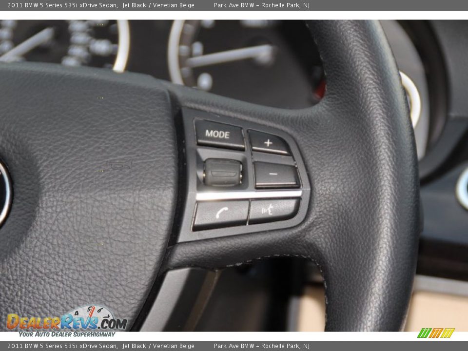 2011 BMW 5 Series 535i xDrive Sedan Jet Black / Venetian Beige Photo #17