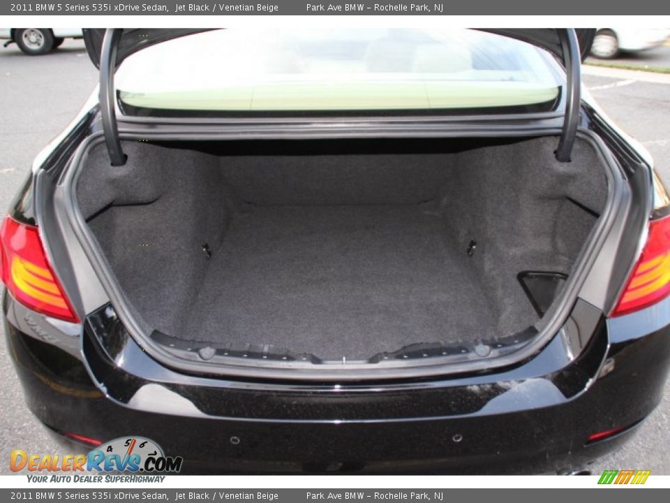 2011 BMW 5 Series 535i xDrive Sedan Jet Black / Venetian Beige Photo #20