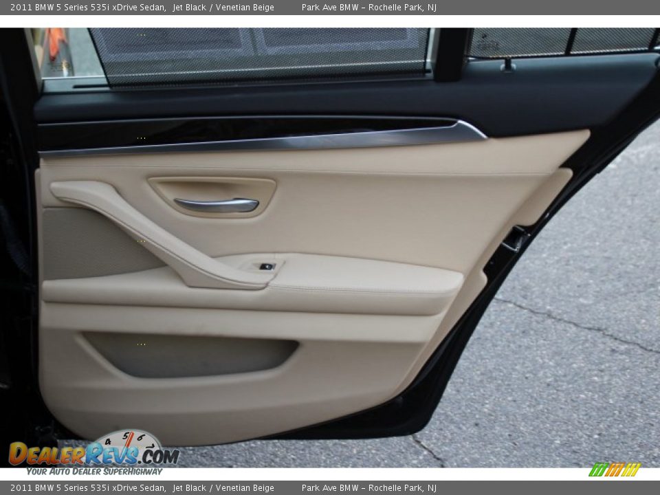 2011 BMW 5 Series 535i xDrive Sedan Jet Black / Venetian Beige Photo #22