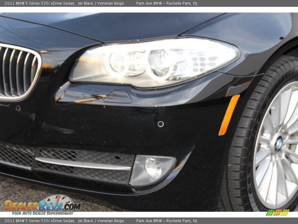 2011 BMW 5 Series 535i xDrive Sedan Jet Black / Venetian Beige Photo #29