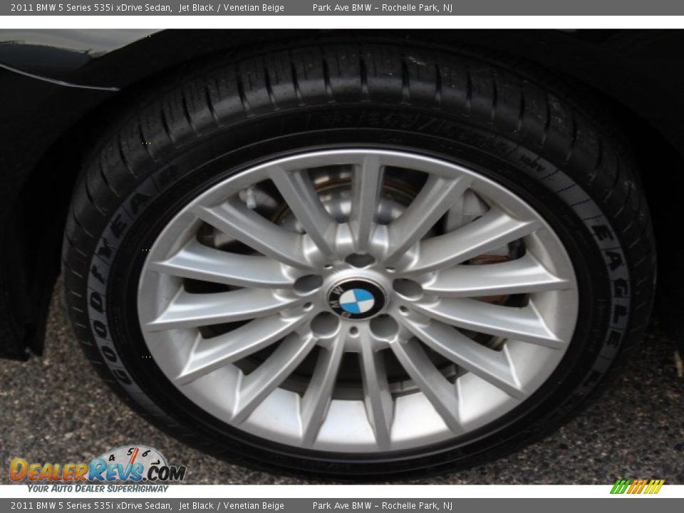 2011 BMW 5 Series 535i xDrive Sedan Jet Black / Venetian Beige Photo #31