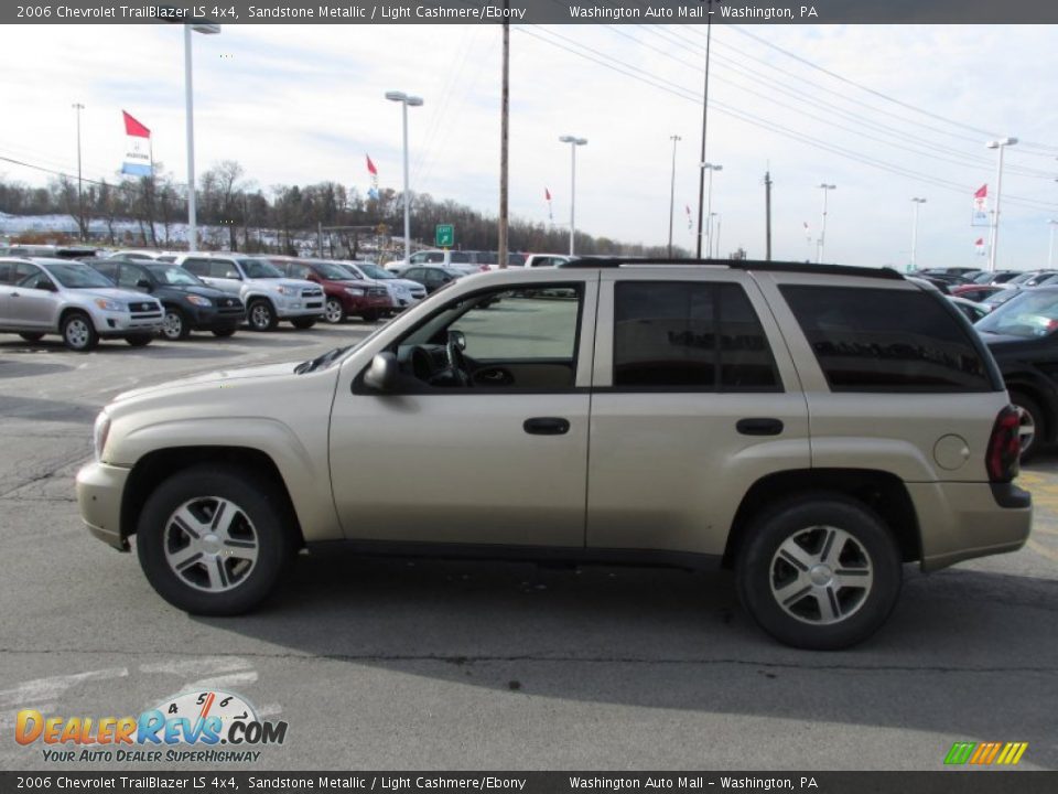 2006 Chevrolet TrailBlazer LS 4x4 Sandstone Metallic / Light Cashmere/Ebony Photo #4