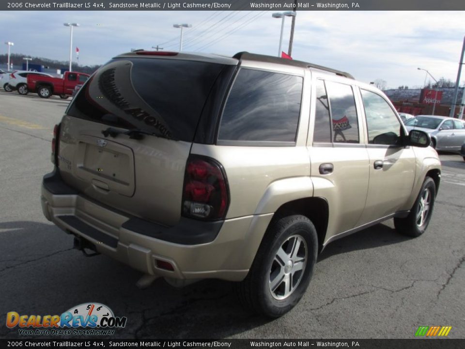 2006 Chevrolet TrailBlazer LS 4x4 Sandstone Metallic / Light Cashmere/Ebony Photo #7