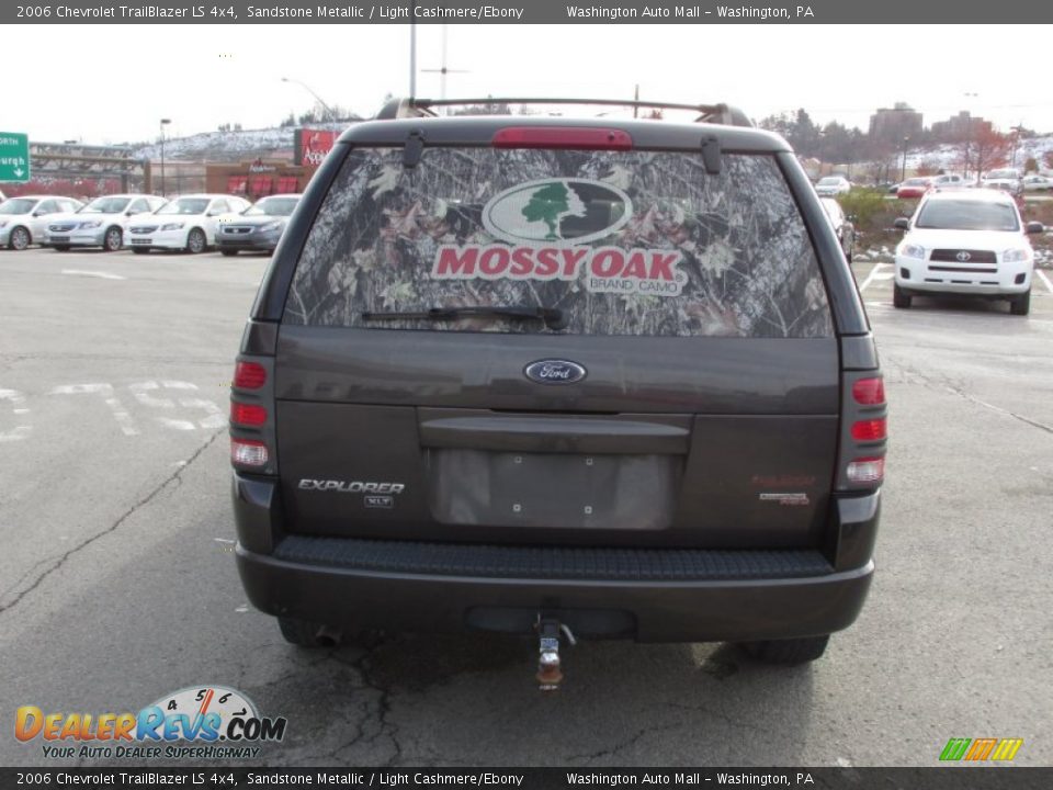 2006 Chevrolet TrailBlazer LS 4x4 Sandstone Metallic / Light Cashmere/Ebony Photo #8