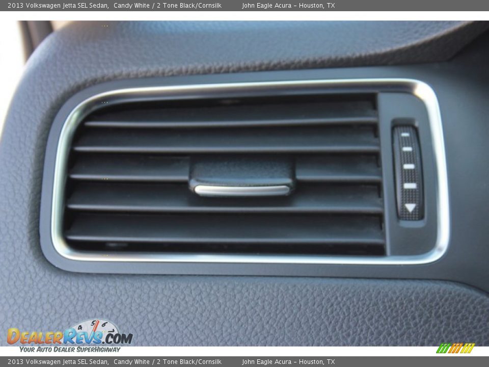 2013 Volkswagen Jetta SEL Sedan Candy White / 2 Tone Black/Cornsilk Photo #30