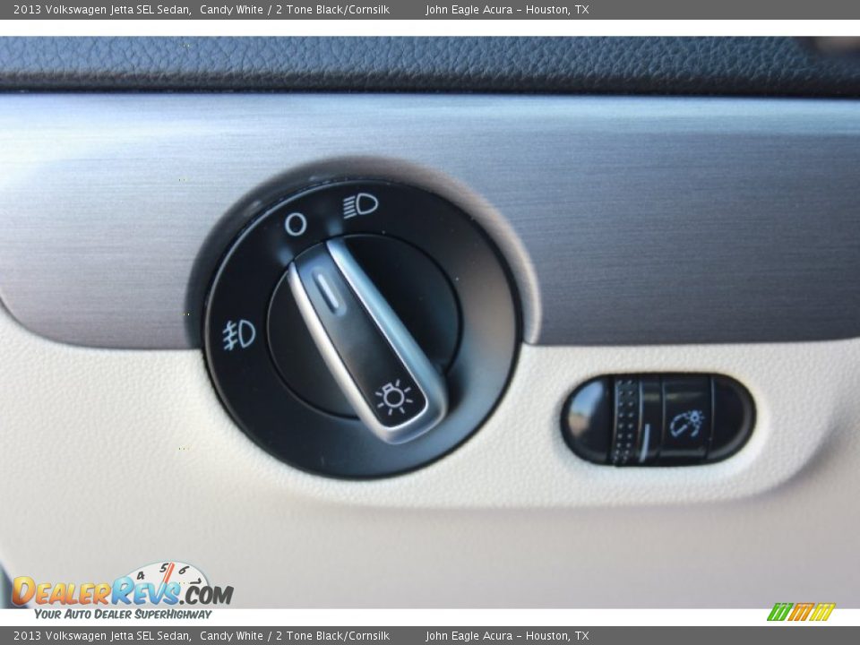 2013 Volkswagen Jetta SEL Sedan Candy White / 2 Tone Black/Cornsilk Photo #31