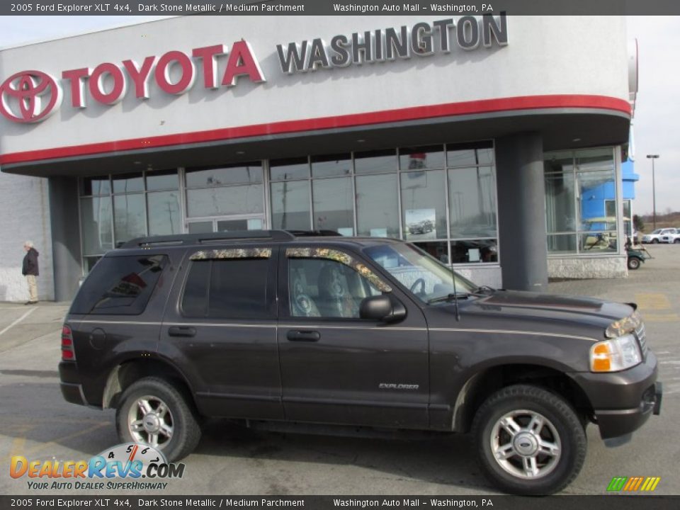 2005 Ford Explorer XLT 4x4 Dark Stone Metallic / Medium Parchment Photo #2
