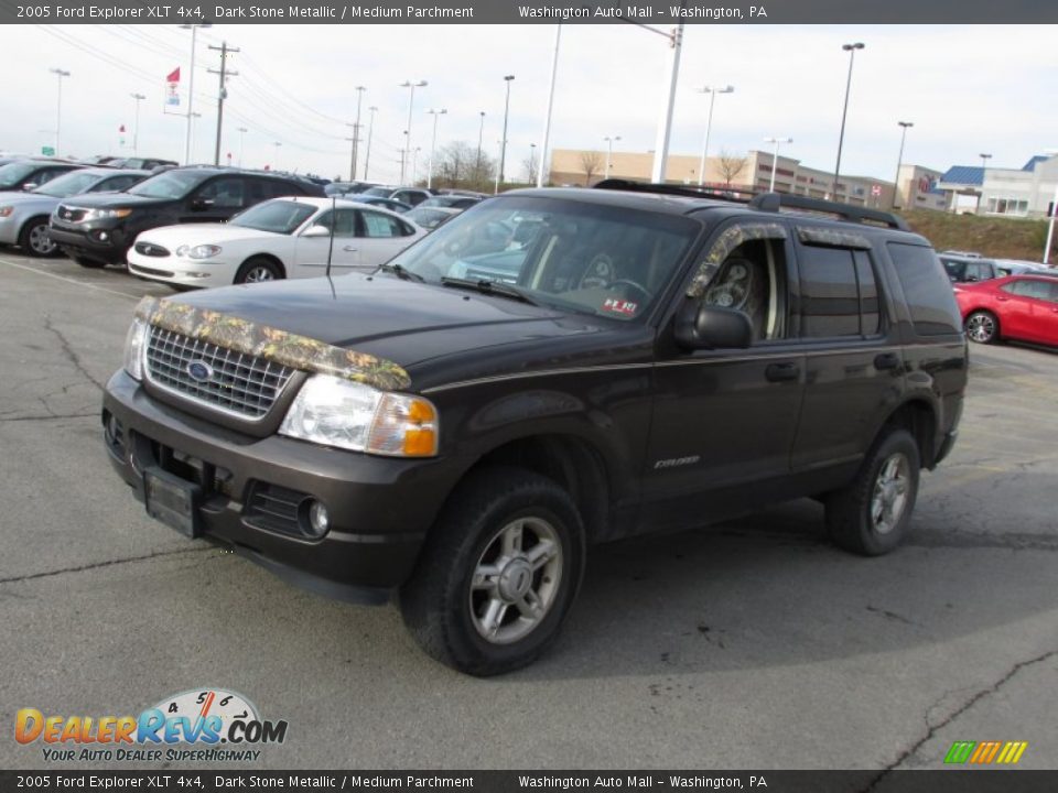 2005 Ford Explorer XLT 4x4 Dark Stone Metallic / Medium Parchment Photo #4