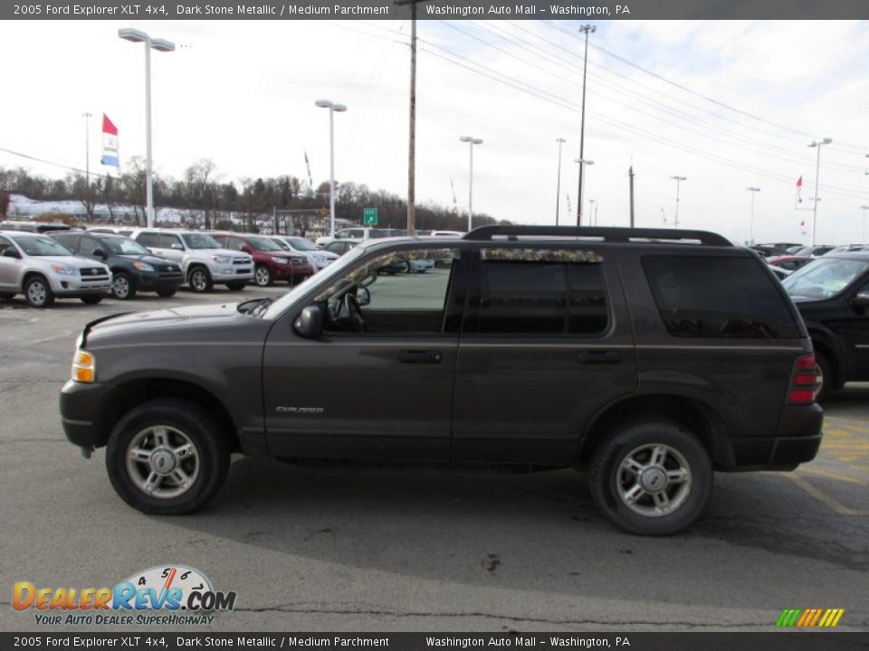 2005 Ford Explorer XLT 4x4 Dark Stone Metallic / Medium Parchment Photo #5