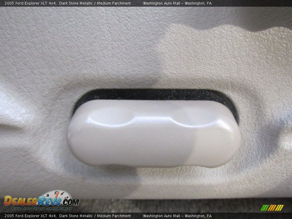2005 Ford Explorer XLT 4x4 Dark Stone Metallic / Medium Parchment Photo #12