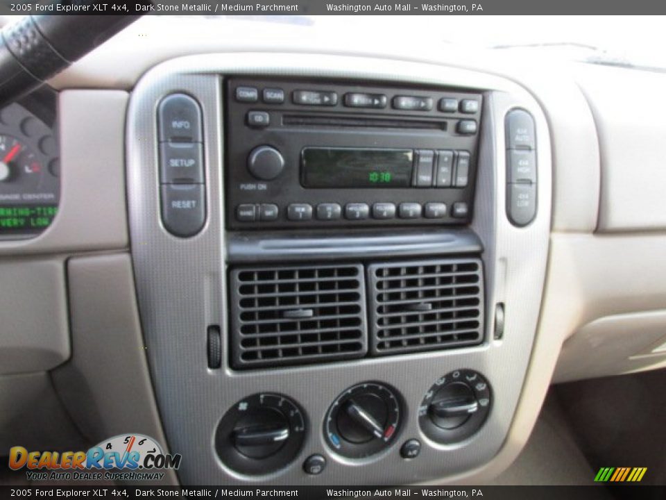 2005 Ford Explorer XLT 4x4 Dark Stone Metallic / Medium Parchment Photo #13