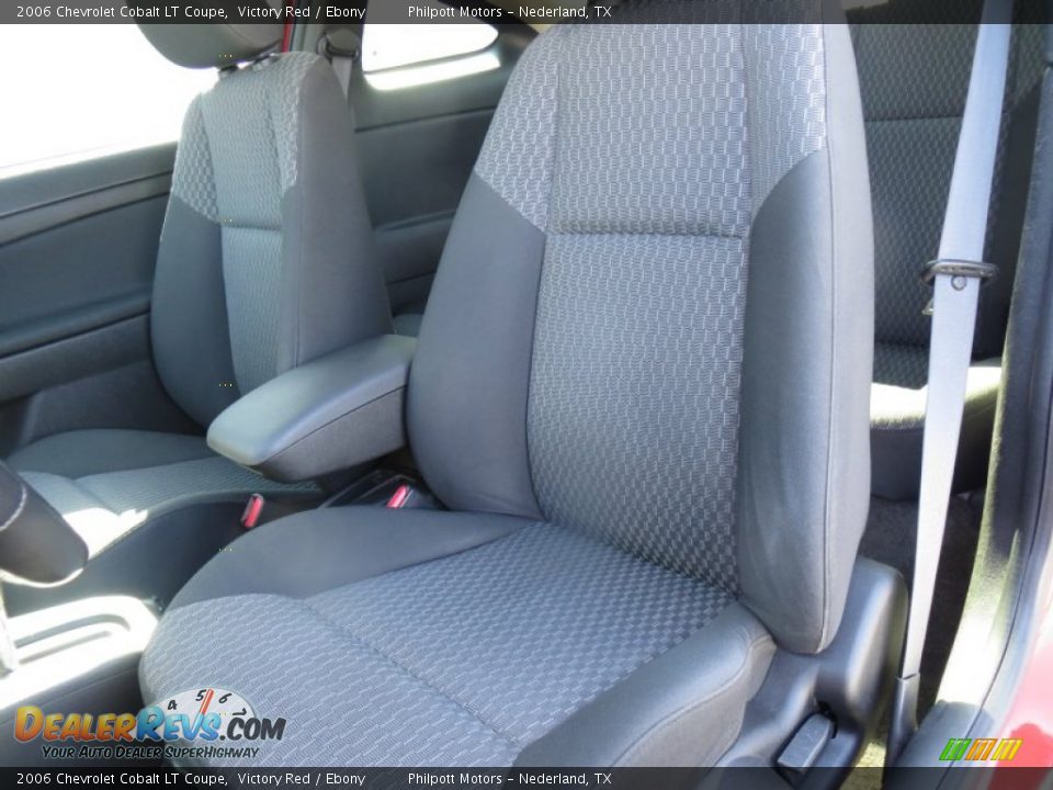2006 Chevrolet Cobalt LT Coupe Victory Red / Ebony Photo #36
