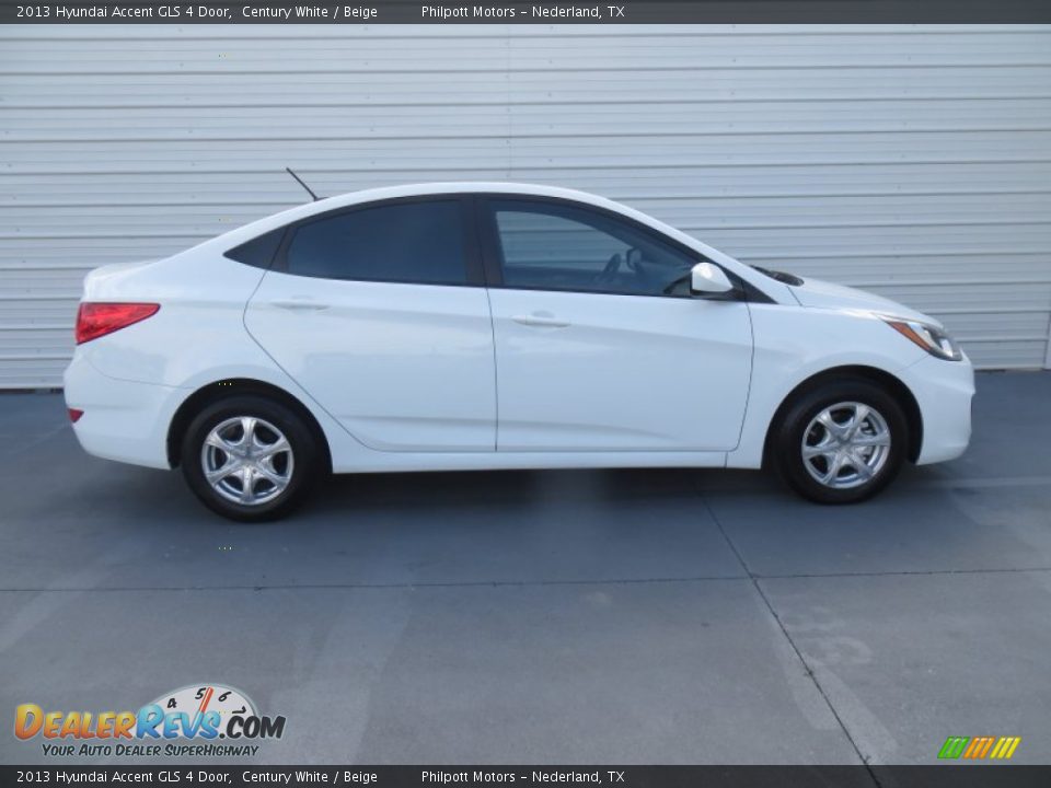 2013 Hyundai Accent GLS 4 Door Century White / Beige Photo #3