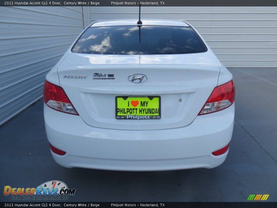 2013 Hyundai Accent GLS 4 Door Century White / Beige Photo #5