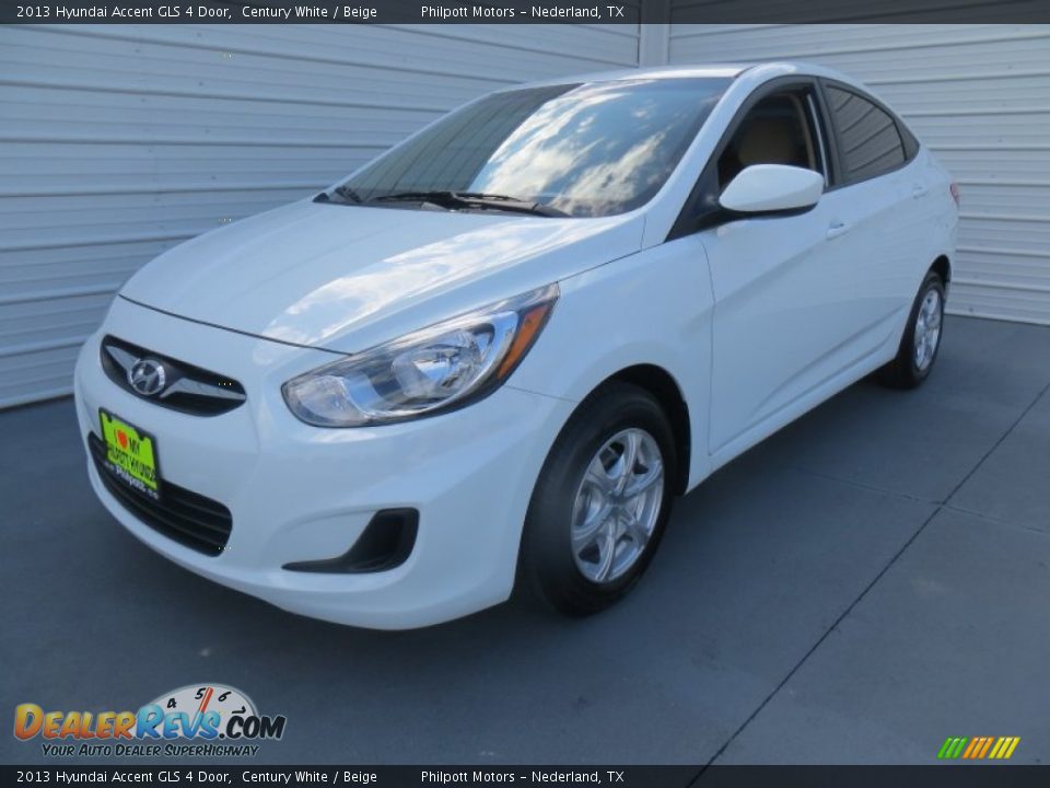 2013 Hyundai Accent GLS 4 Door Century White / Beige Photo #7
