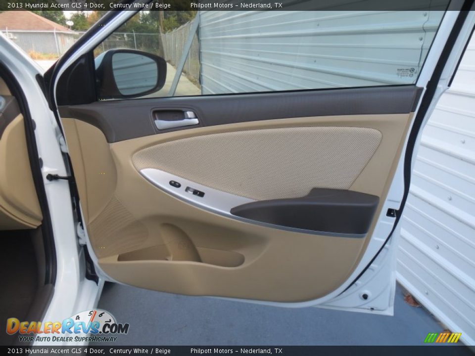 2013 Hyundai Accent GLS 4 Door Century White / Beige Photo #21