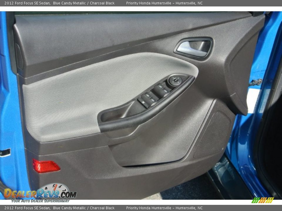 2012 Ford Focus SE Sedan Blue Candy Metallic / Charcoal Black Photo #10