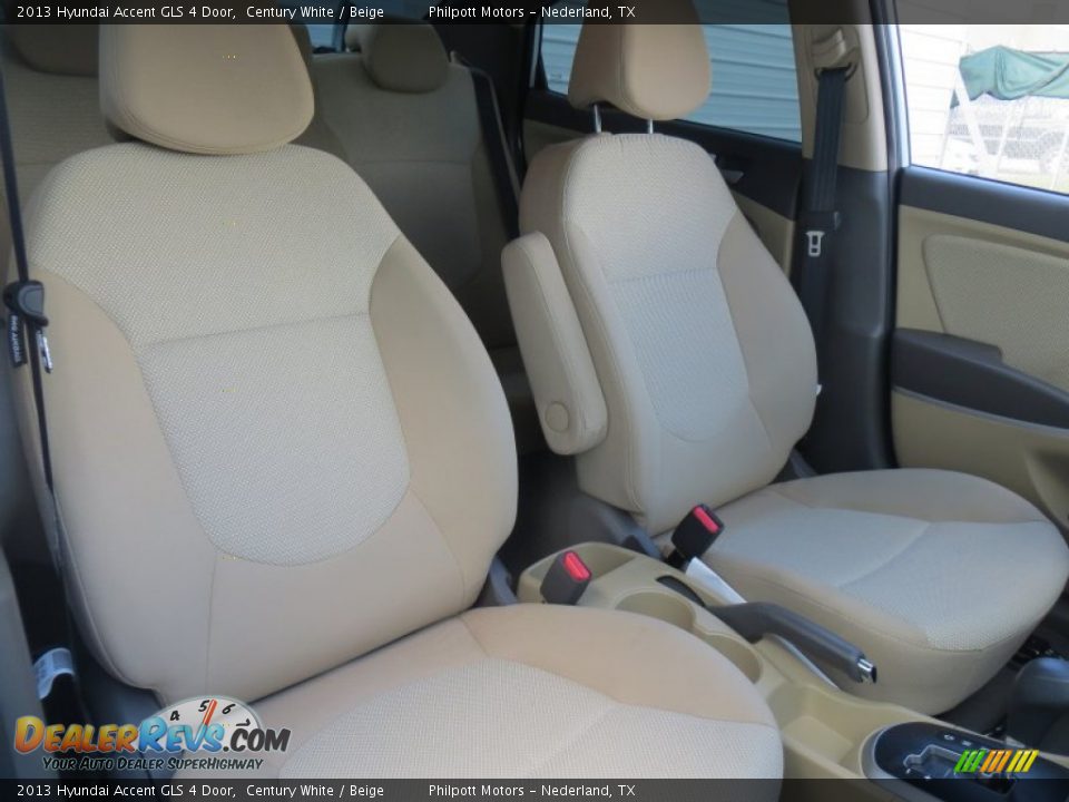 2013 Hyundai Accent GLS 4 Door Century White / Beige Photo #23