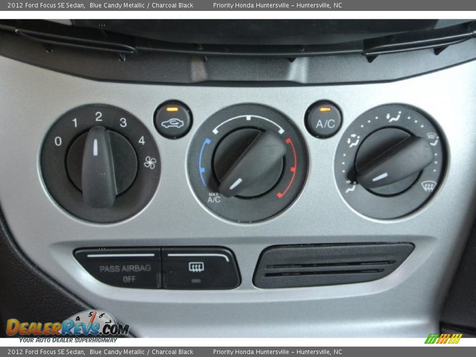 2012 Ford Focus SE Sedan Blue Candy Metallic / Charcoal Black Photo #14