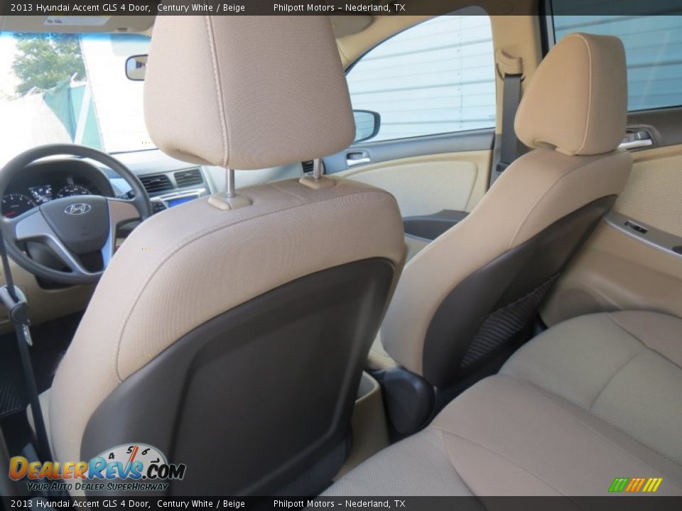2013 Hyundai Accent GLS 4 Door Century White / Beige Photo #31