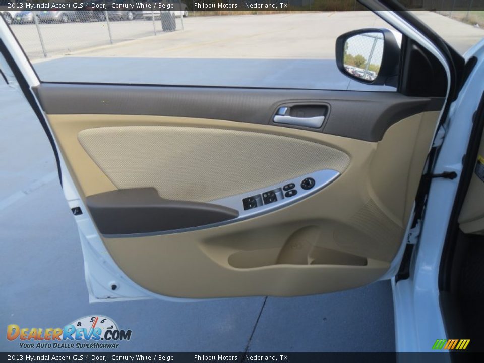 2013 Hyundai Accent GLS 4 Door Century White / Beige Photo #33