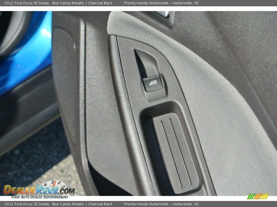 2012 Ford Focus SE Sedan Blue Candy Metallic / Charcoal Black Photo #23