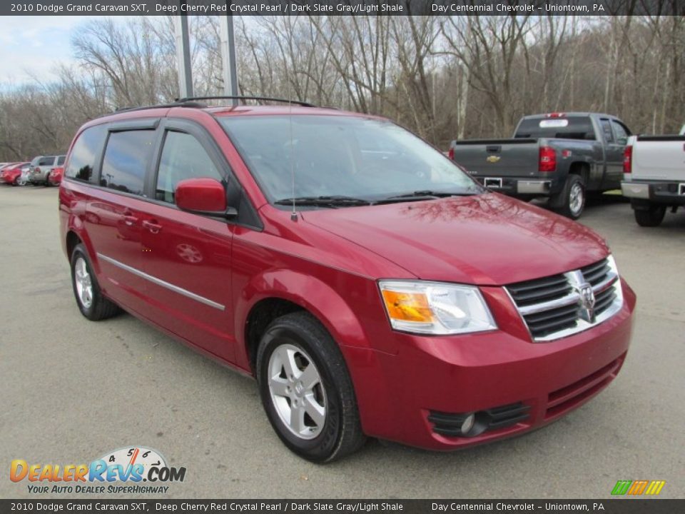 Front 3/4 View of 2010 Dodge Grand Caravan SXT Photo #8