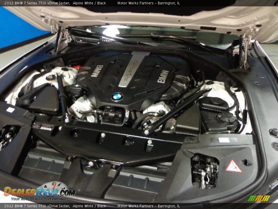2012 BMW 7 Series 750i xDrive Sedan Alpine White / Black Photo #27