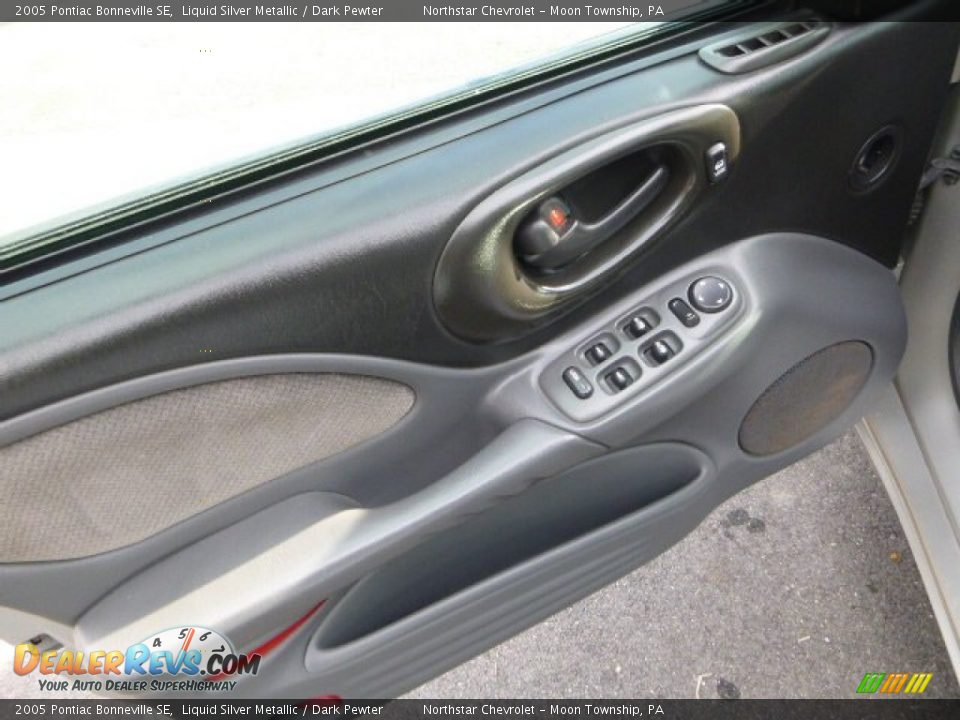 2005 Pontiac Bonneville SE Liquid Silver Metallic / Dark Pewter Photo #11