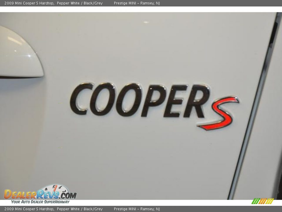 2009 Mini Cooper S Hardtop Pepper White / Black/Grey Photo #15
