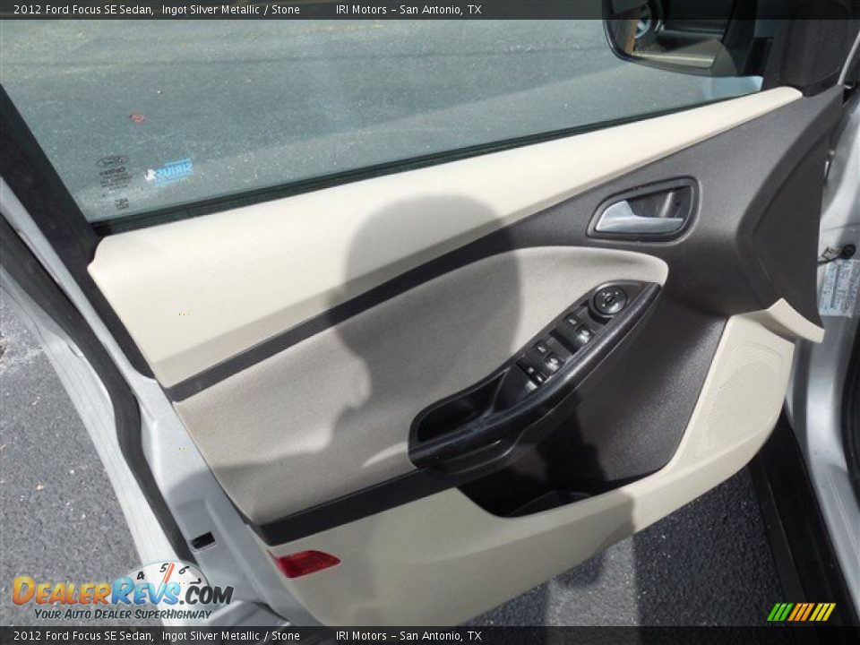 2012 Ford Focus SE Sedan Ingot Silver Metallic / Stone Photo #11