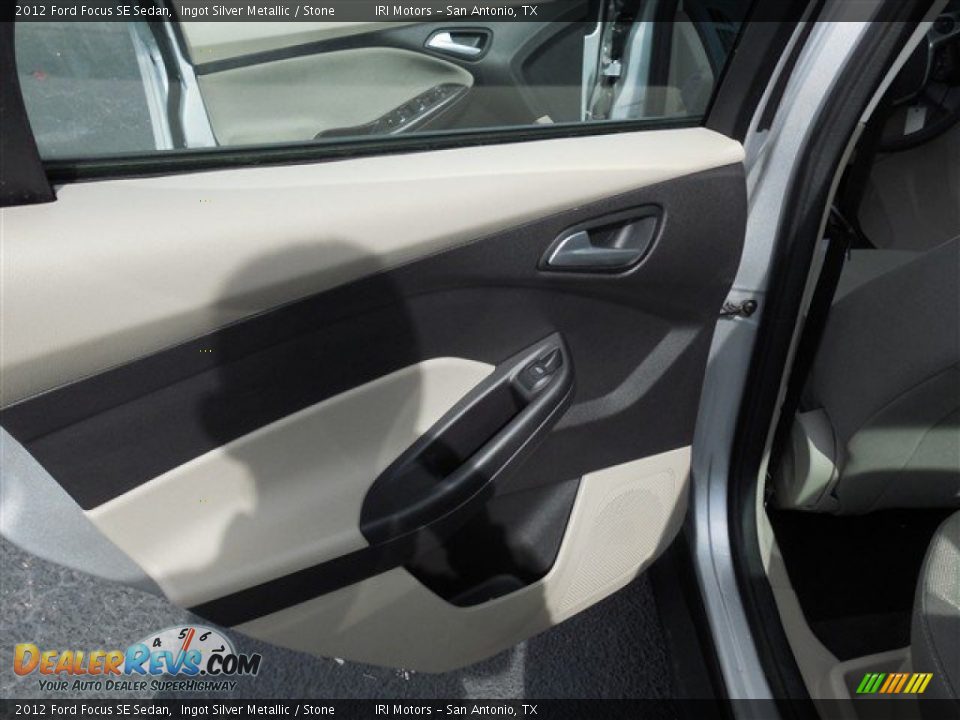 2012 Ford Focus SE Sedan Ingot Silver Metallic / Stone Photo #14