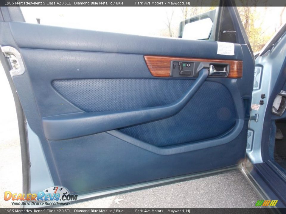 Door Panel of 1986 Mercedes-Benz S Class 420 SEL Photo #12