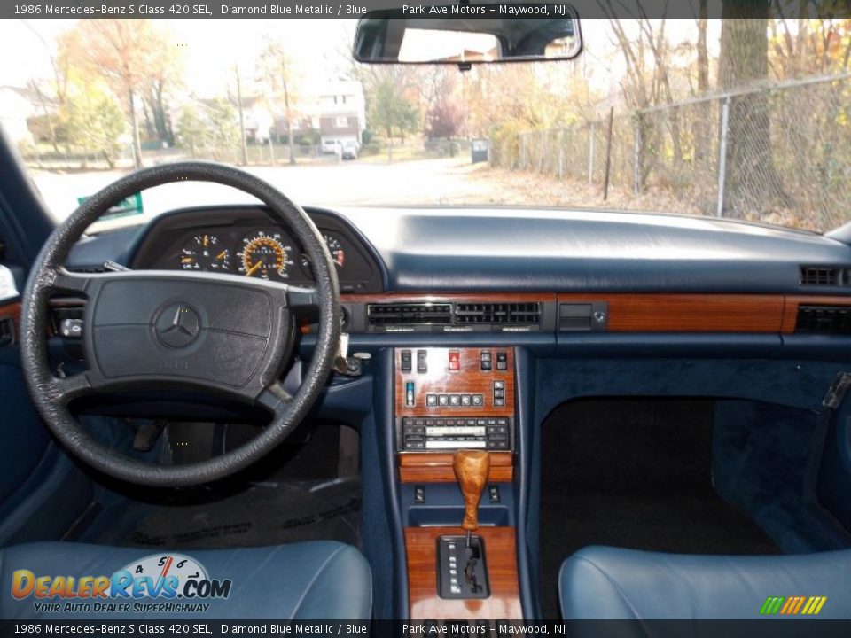 Dashboard of 1986 Mercedes-Benz S Class 420 SEL Photo #18
