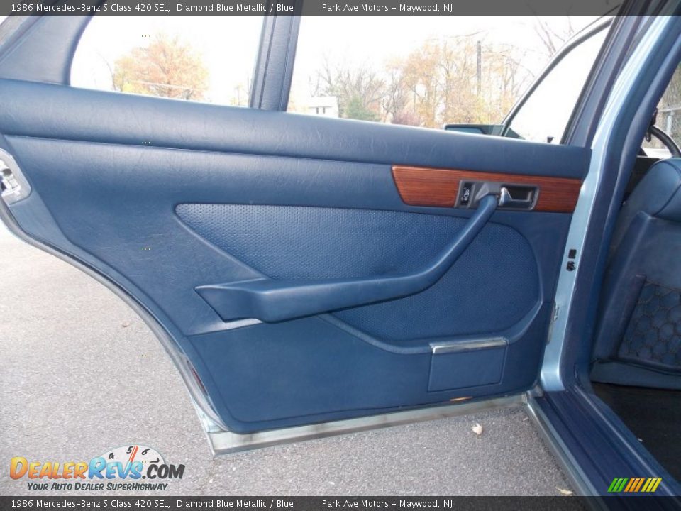 Door Panel of 1986 Mercedes-Benz S Class 420 SEL Photo #19