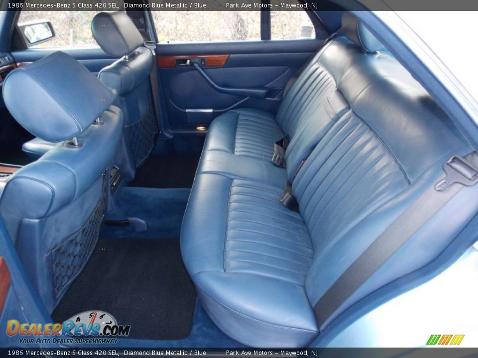 Rear Seat of 1986 Mercedes-Benz S Class 420 SEL Photo #22