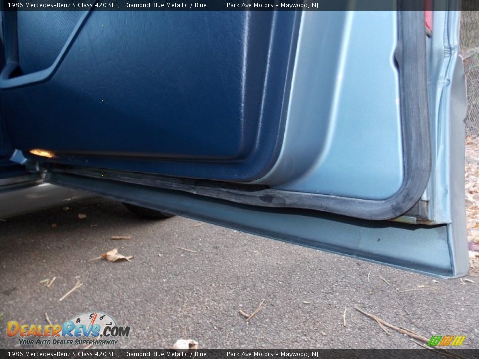 1986 Mercedes-Benz S Class 420 SEL Diamond Blue Metallic / Blue Photo #26