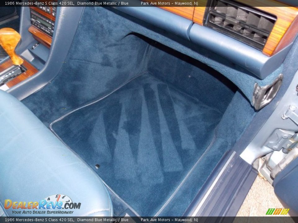 1986 Mercedes-Benz S Class 420 SEL Diamond Blue Metallic / Blue Photo #30