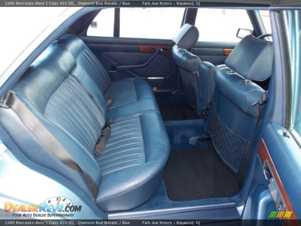 Rear Seat of 1986 Mercedes-Benz S Class 420 SEL Photo #34