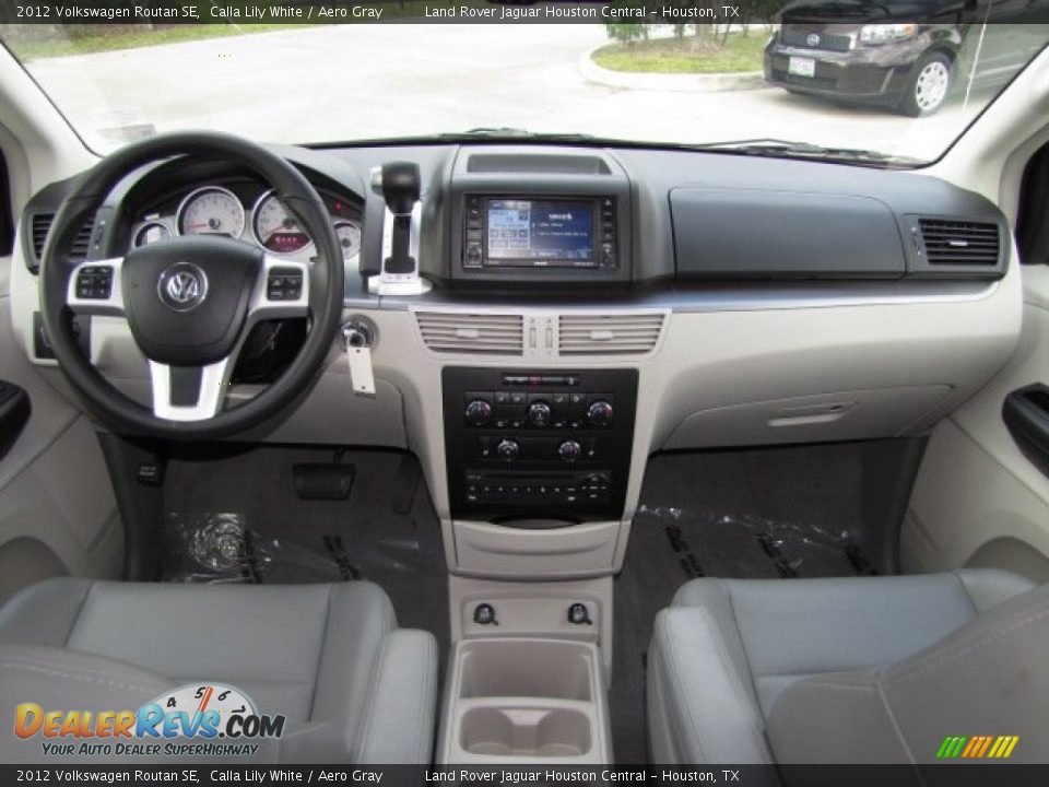 2012 Volkswagen Routan SE Calla Lily White / Aero Gray Photo #3