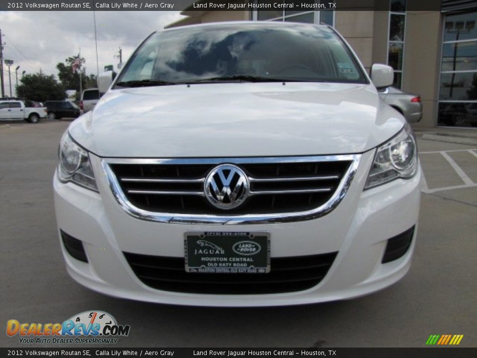 2012 Volkswagen Routan SE Calla Lily White / Aero Gray Photo #6