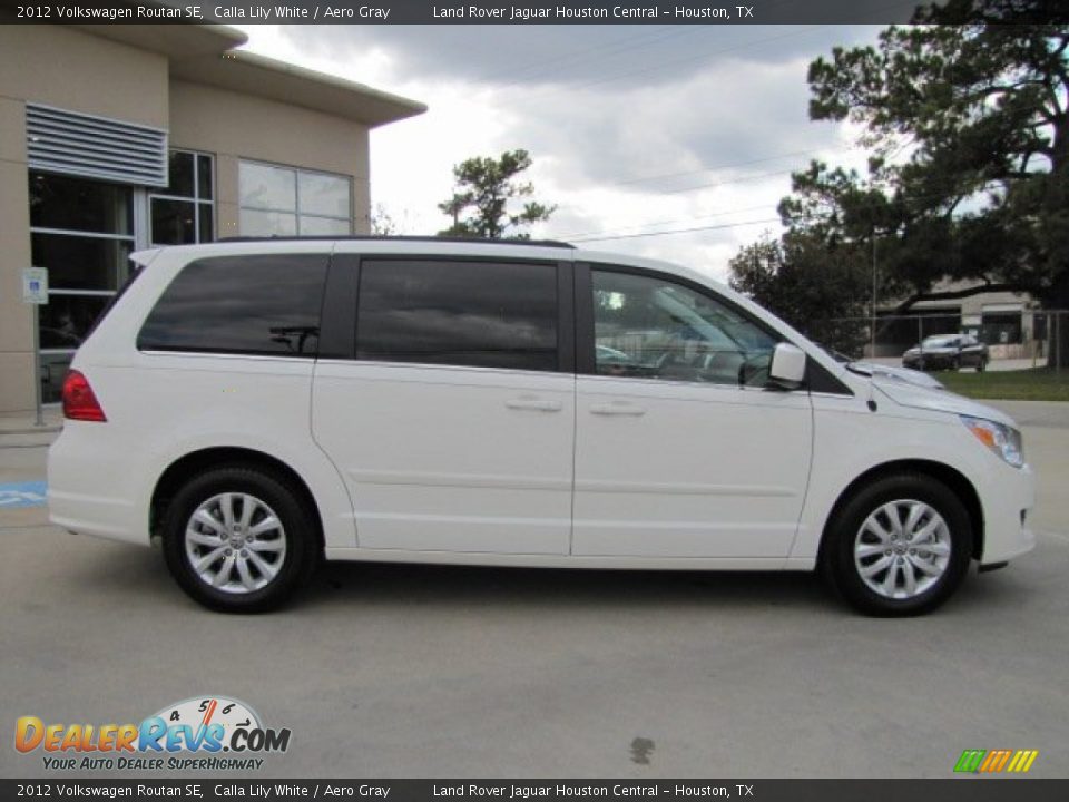 2012 Volkswagen Routan SE Calla Lily White / Aero Gray Photo #12