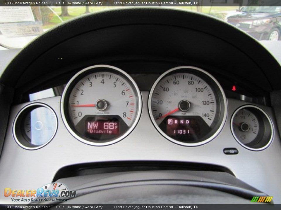 2012 Volkswagen Routan SE Calla Lily White / Aero Gray Photo #18