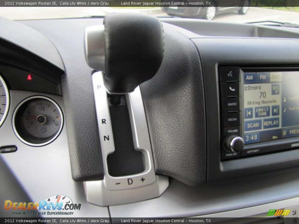 2012 Volkswagen Routan SE Calla Lily White / Aero Gray Photo #20