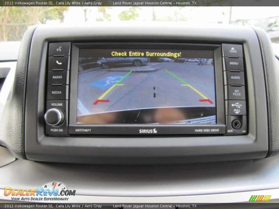 2012 Volkswagen Routan SE Calla Lily White / Aero Gray Photo #22