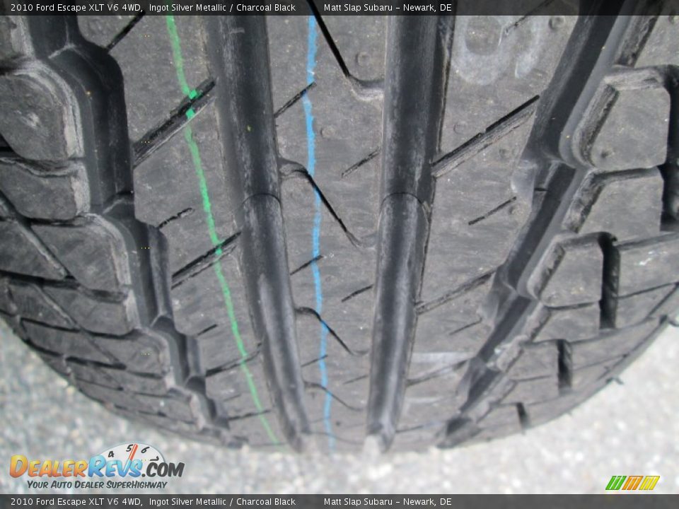 2010 Ford Escape XLT V6 4WD Ingot Silver Metallic / Charcoal Black Photo #23