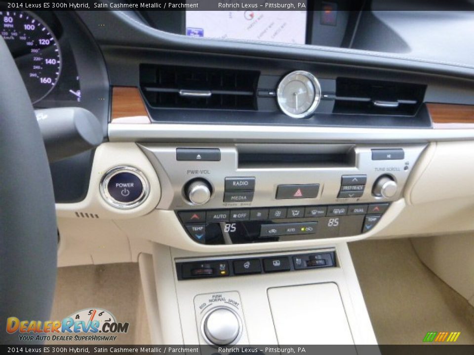 Controls of 2014 Lexus ES 300h Hybrid Photo #17